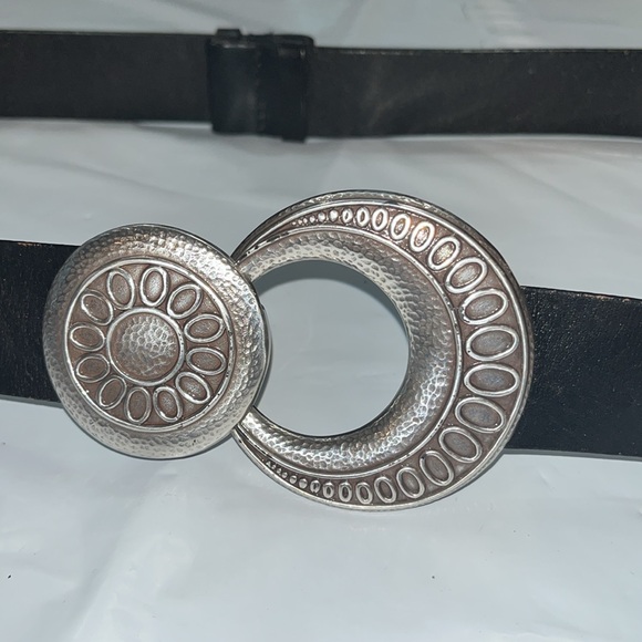 Coldwater Creek WITCH Round moon HOOK belt black leather Silver Buckle 42” large - Picture 4 of 14
